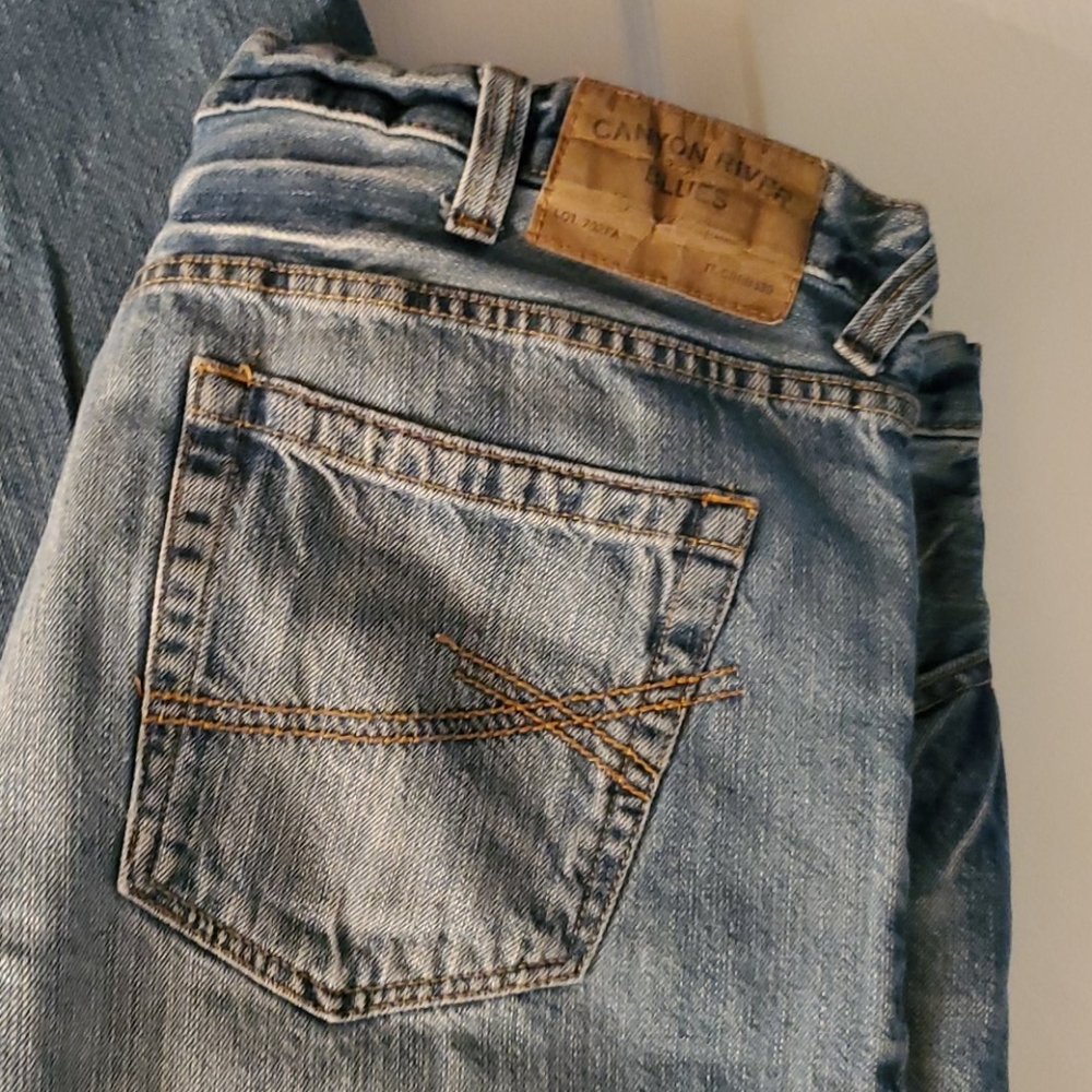MENS 38X32 CANYON  RIVER JEANS